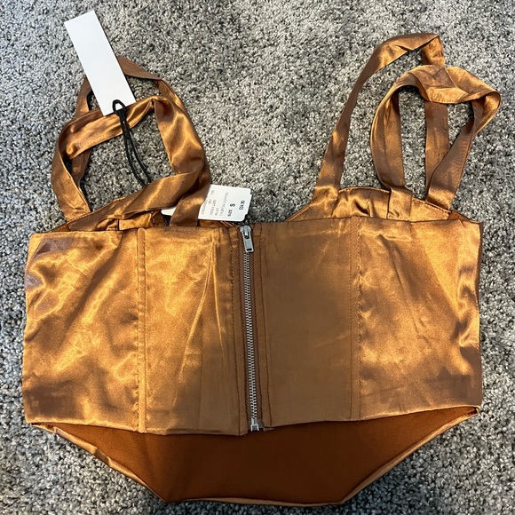 BNWT Windsor top - Picture 2 of 3